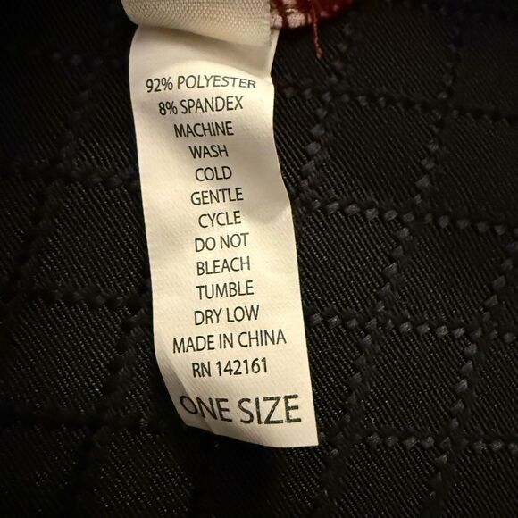 Geometric Red Leggings - Picture 4 of 4